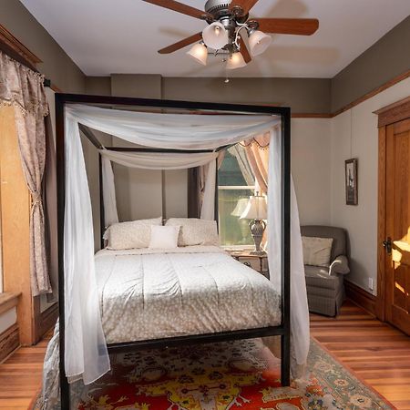 Elkader Jailhouse Inn Екстериор снимка